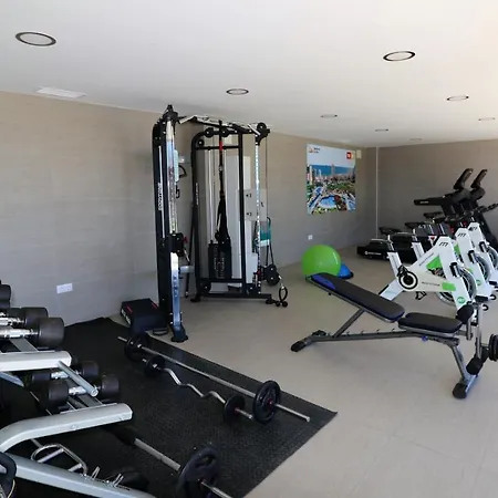 Sunset Drive 1-46 Poniente Beach בנידורם